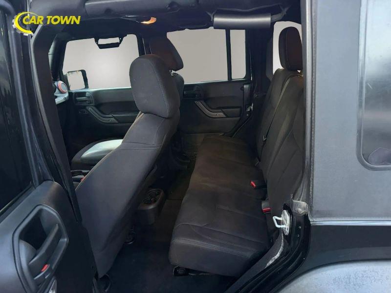 Vehicle photo 23