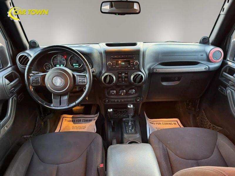 Vehicle photo 24