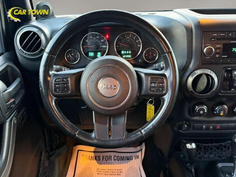 Vehicle photo 25