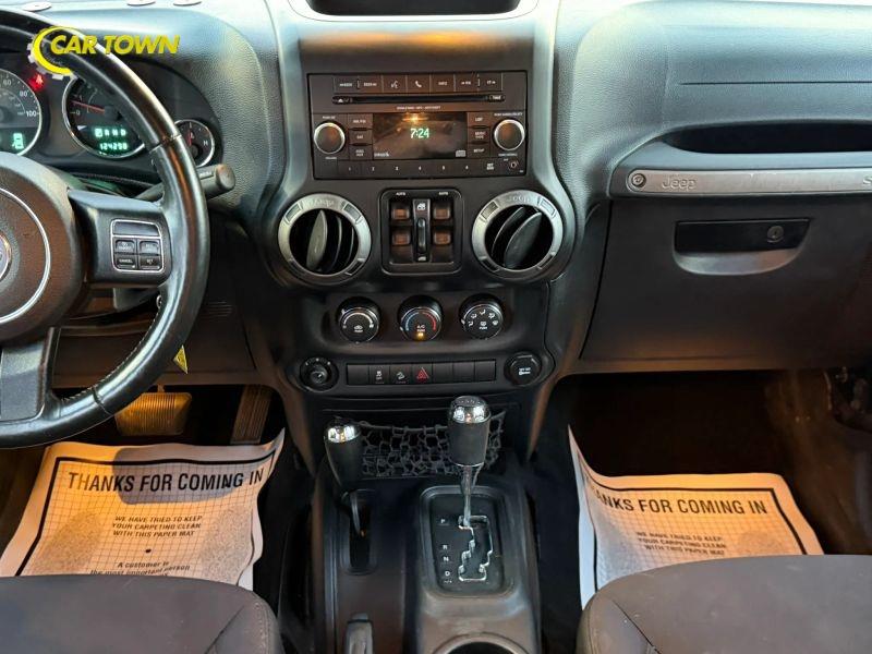 Vehicle photo 26