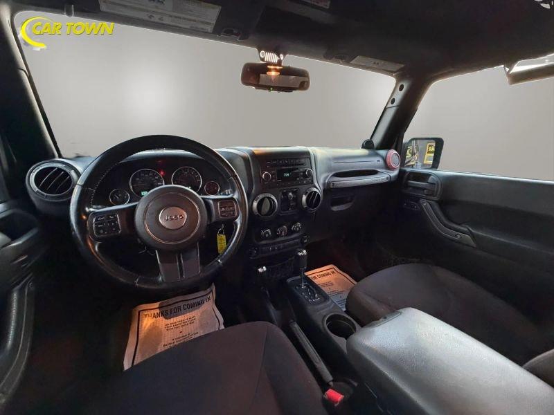 Vehicle photo 27