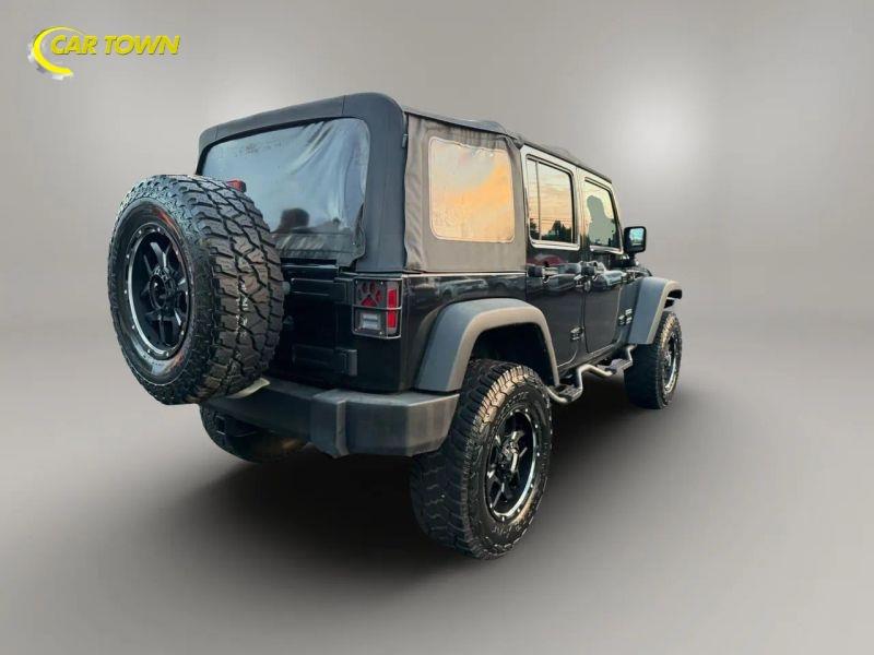 Vehicle photo 9