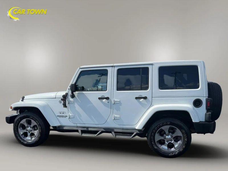 Vehicle photo 16