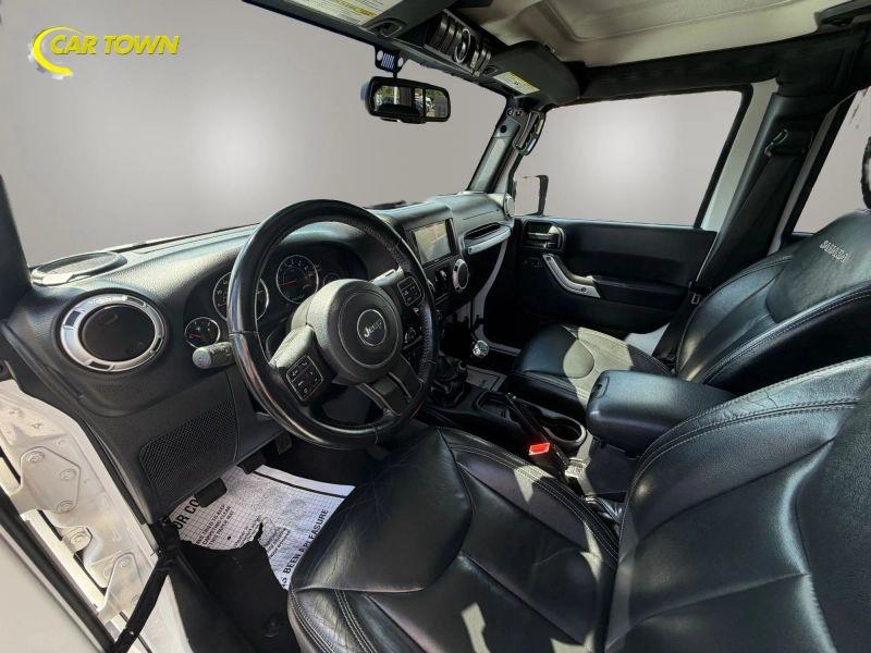 Vehicle photo 18