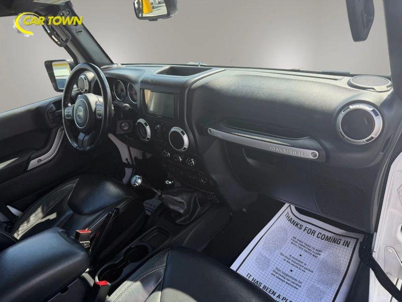Vehicle photo 21