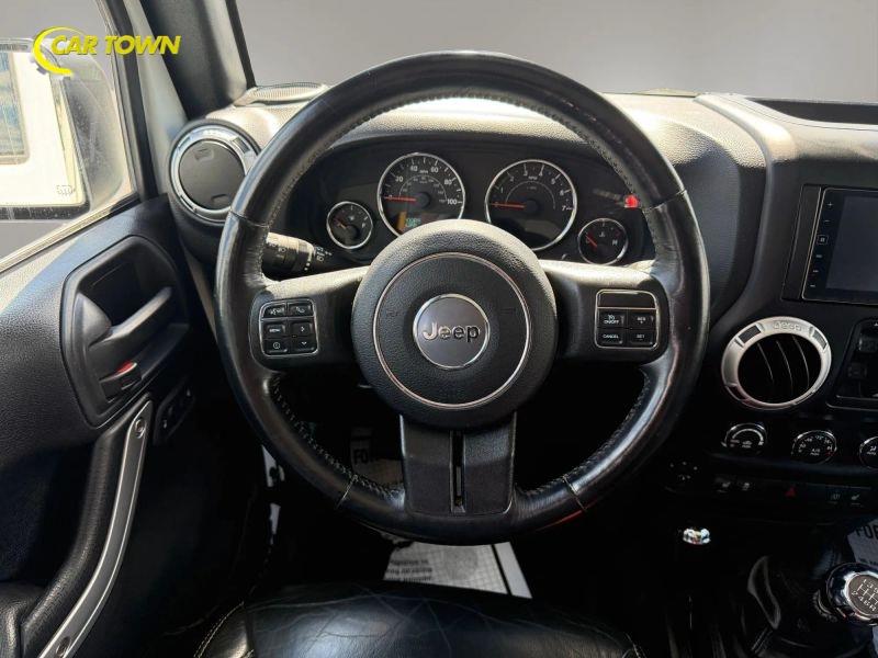 Vehicle photo 28