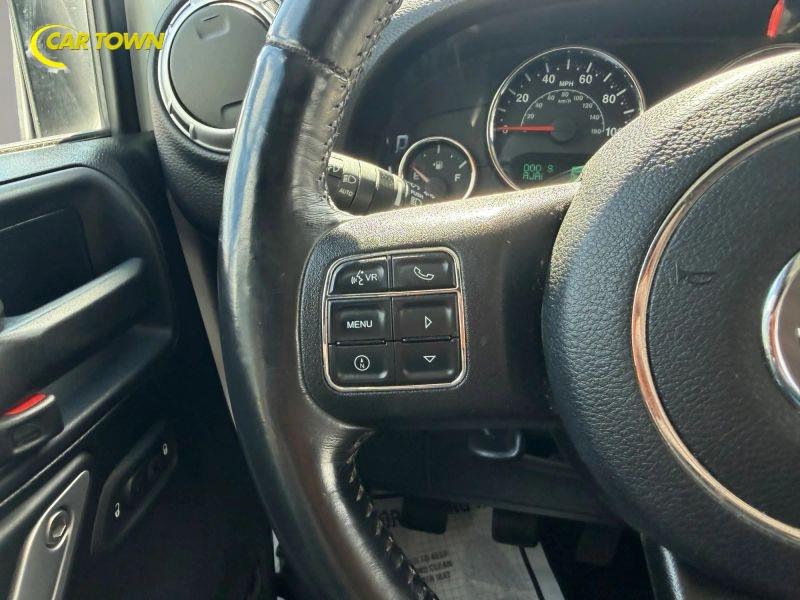Vehicle photo 30