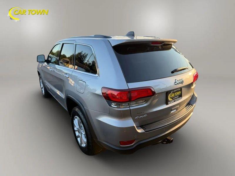 Vehicle photo 11