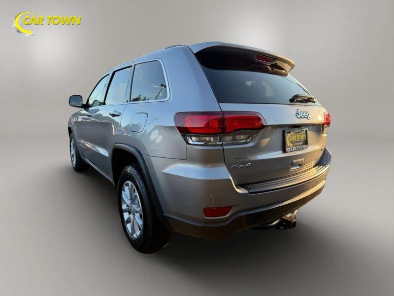 Vehicle photo 12