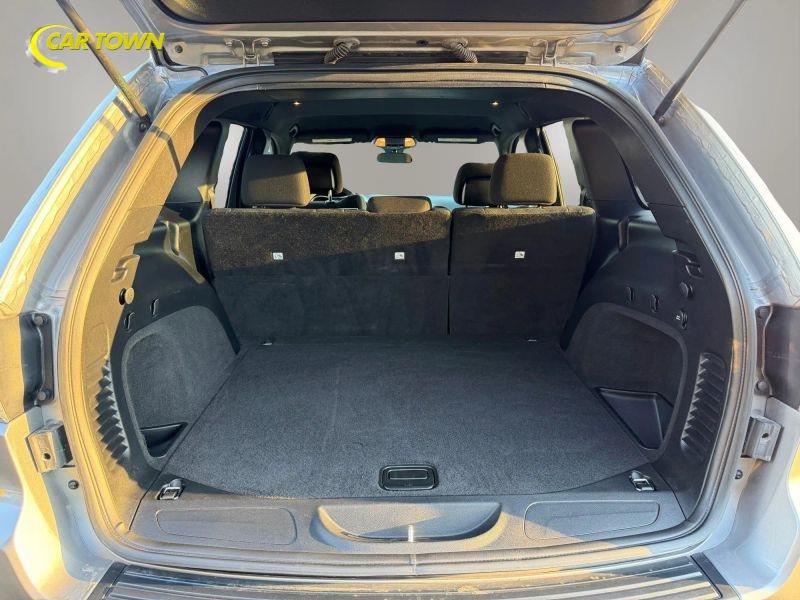 Vehicle photo 22