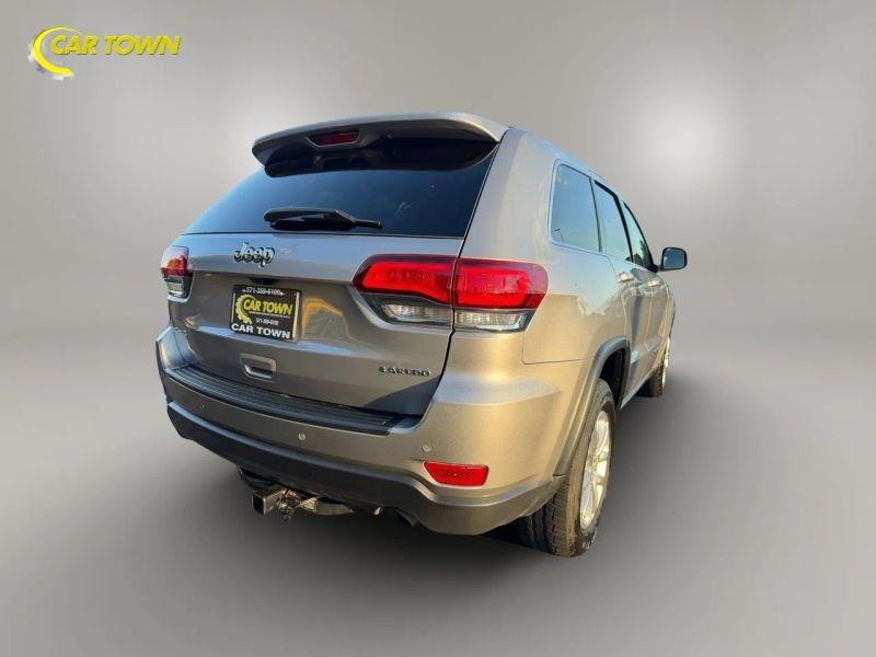 Vehicle photo 8