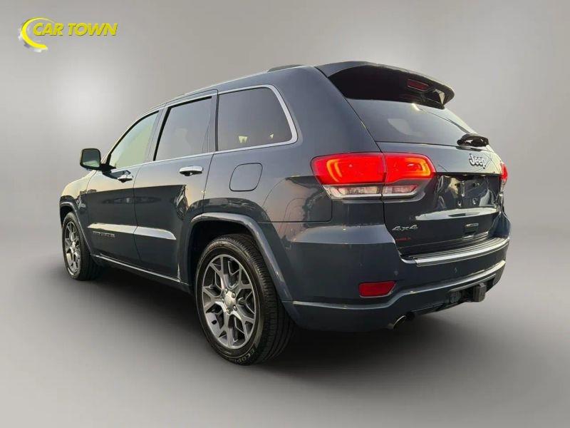 Vehicle photo 13