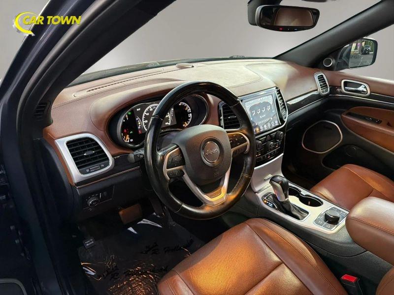 Vehicle photo 15