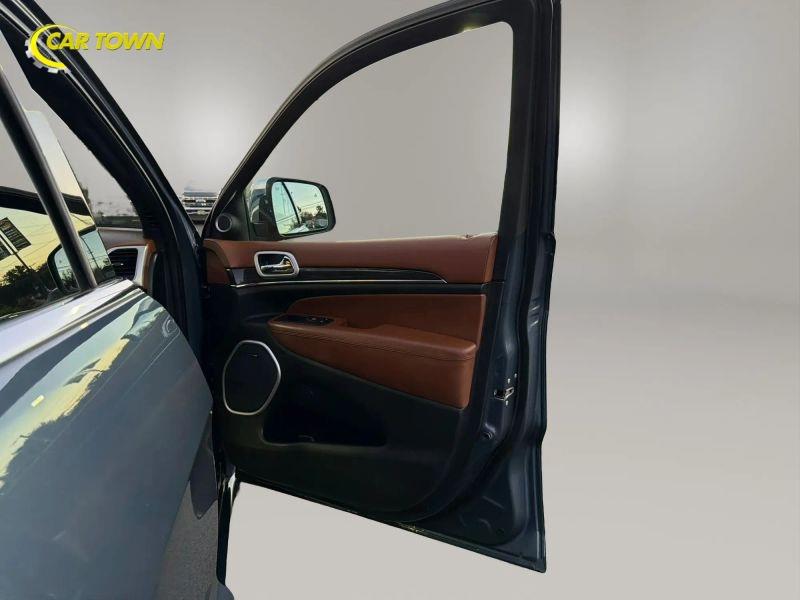 Vehicle photo 22