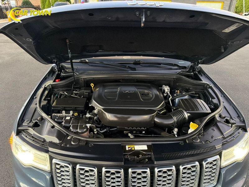 Vehicle photo 32