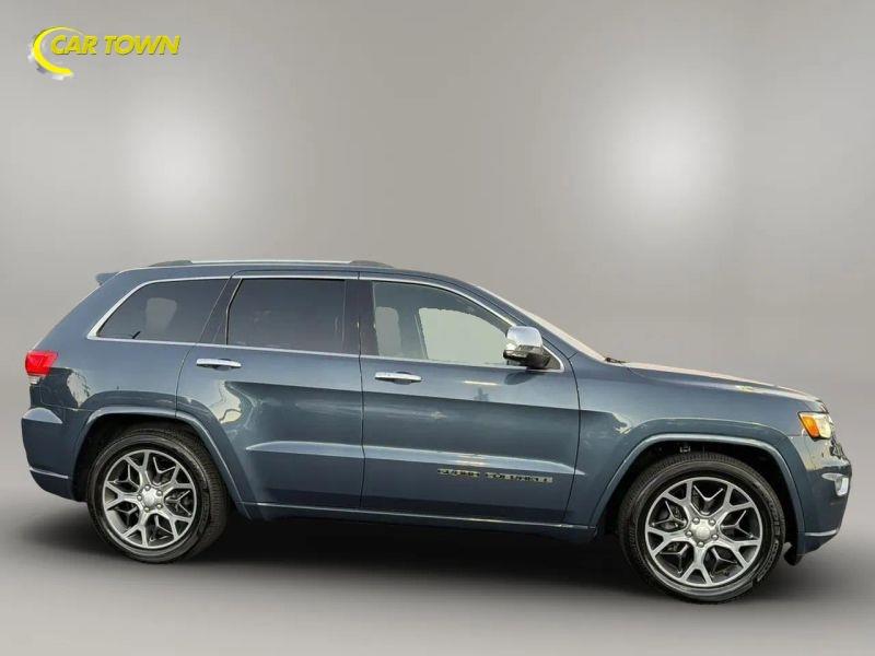 Vehicle photo 7