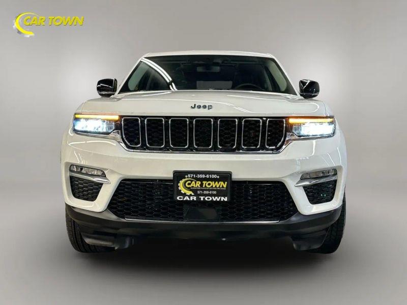 Vehicle photo 4