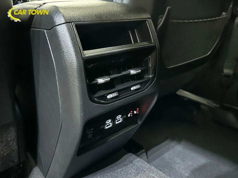 Vehicle photo 40