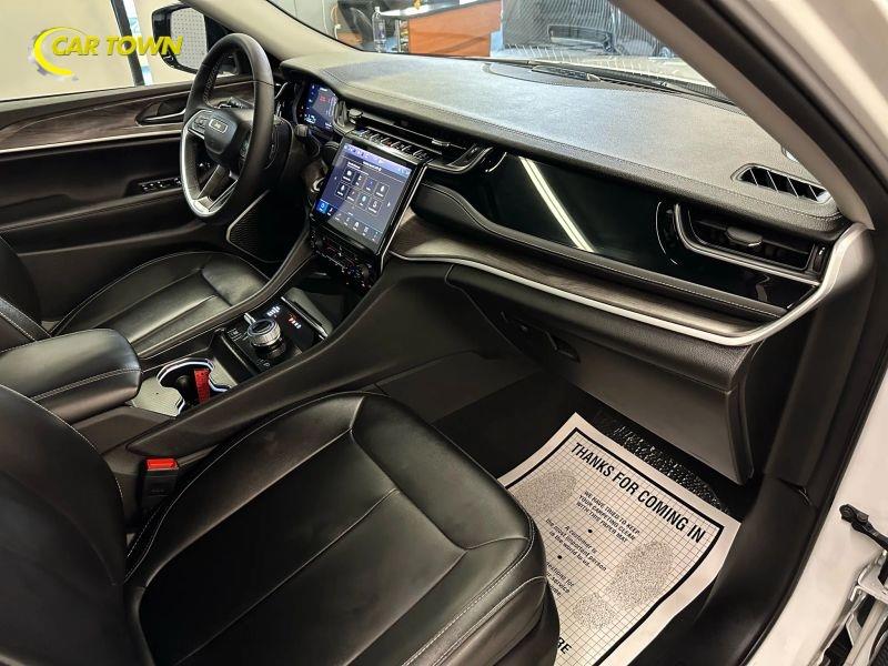 Vehicle photo 50