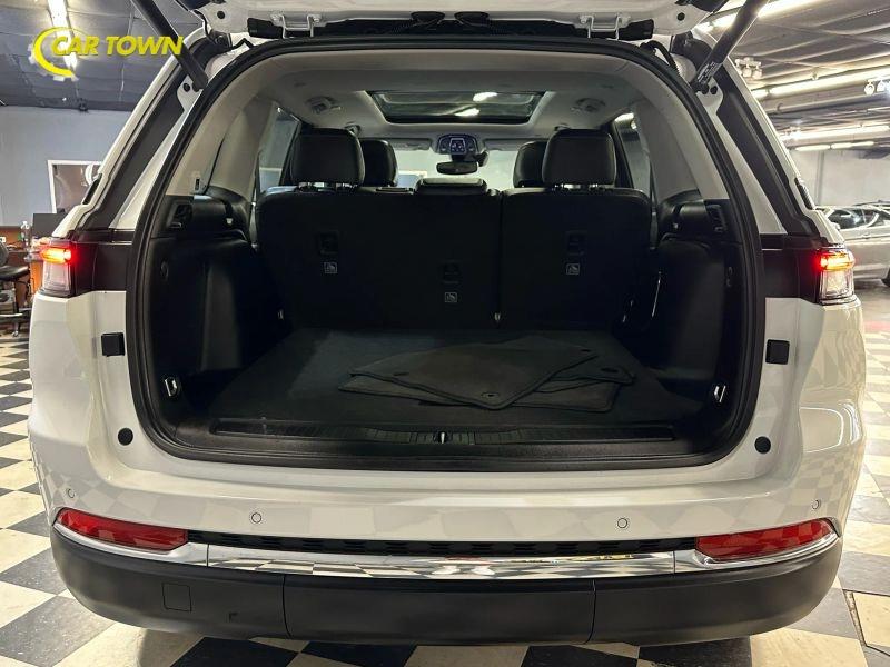 Vehicle photo 54