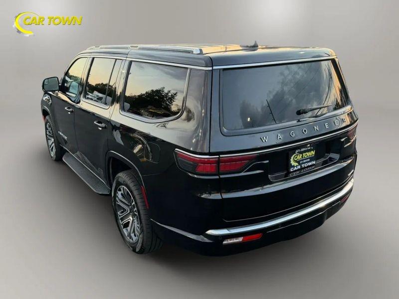 Vehicle photo 12