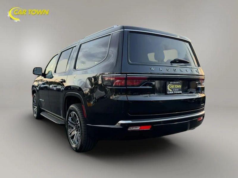 Vehicle photo 13