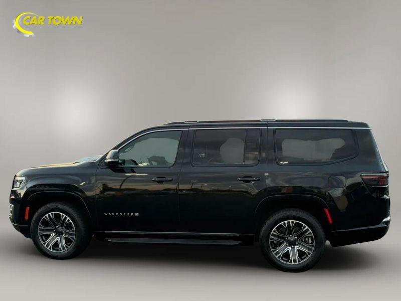 Vehicle photo 14