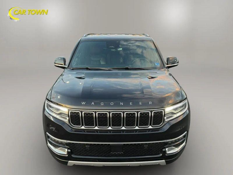 Vehicle photo 3