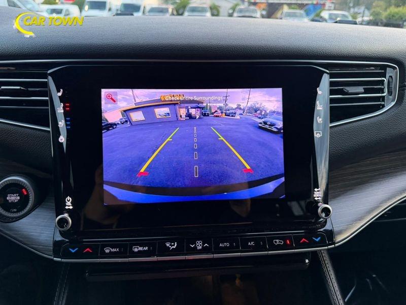 Vehicle photo 31