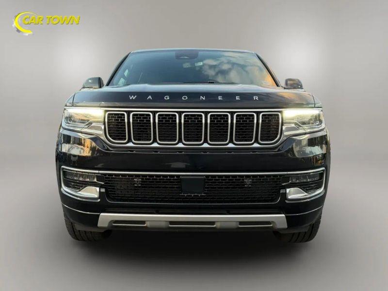 Vehicle photo 4