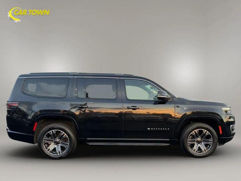 Vehicle photo 7
