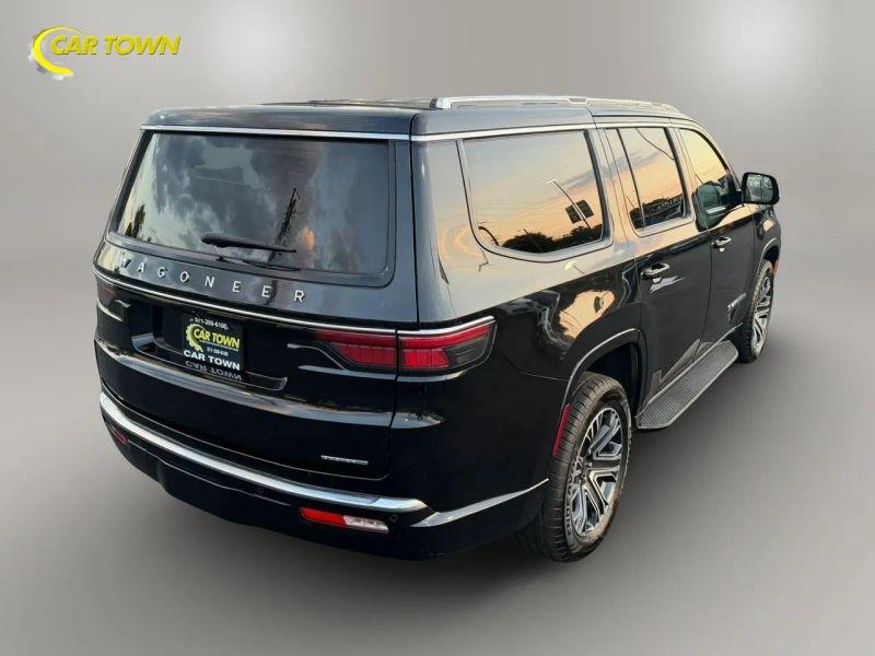 Vehicle photo 8