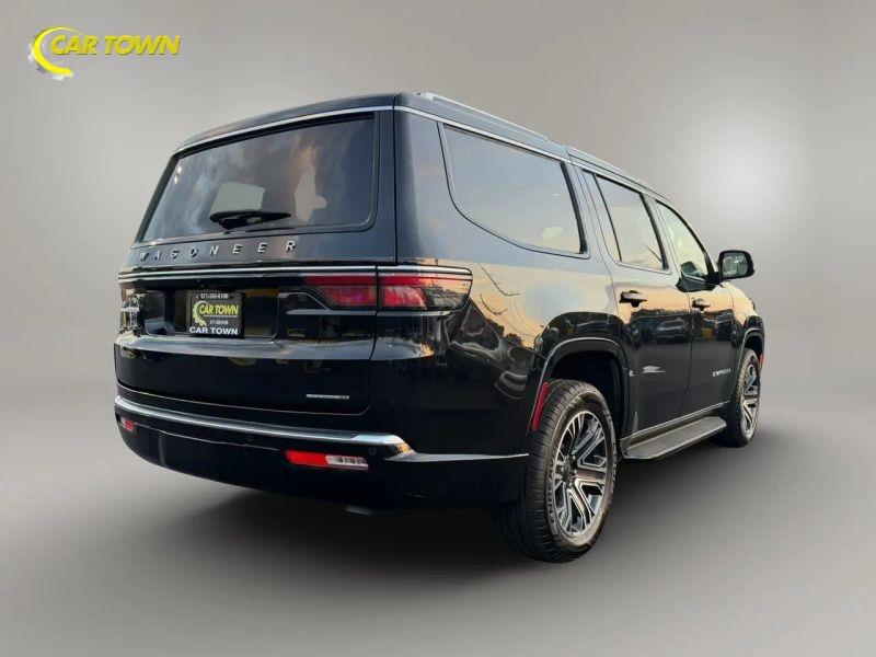 Vehicle photo 9