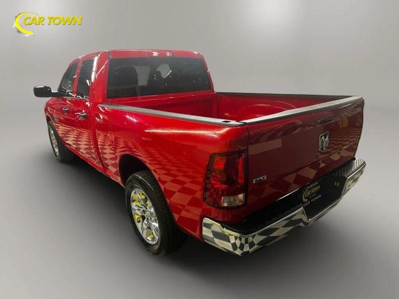 Vehicle photo 12