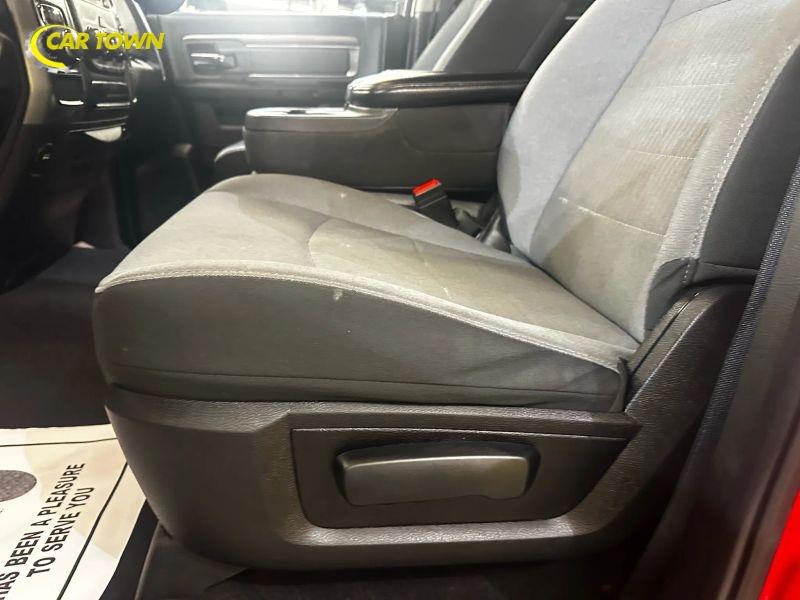 Vehicle photo 19