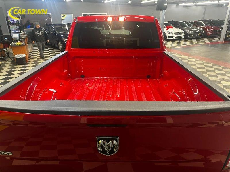Vehicle photo 25