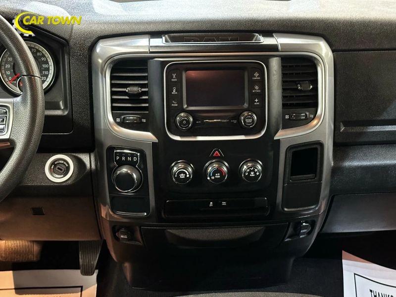 Vehicle photo 28