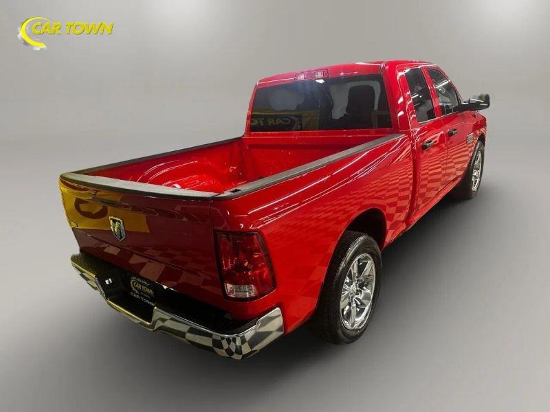 Vehicle photo 8