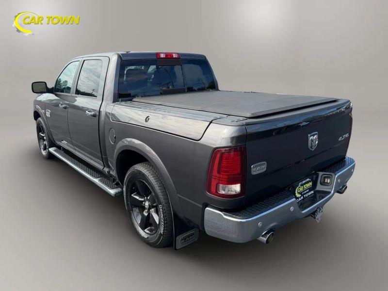 Vehicle photo 12