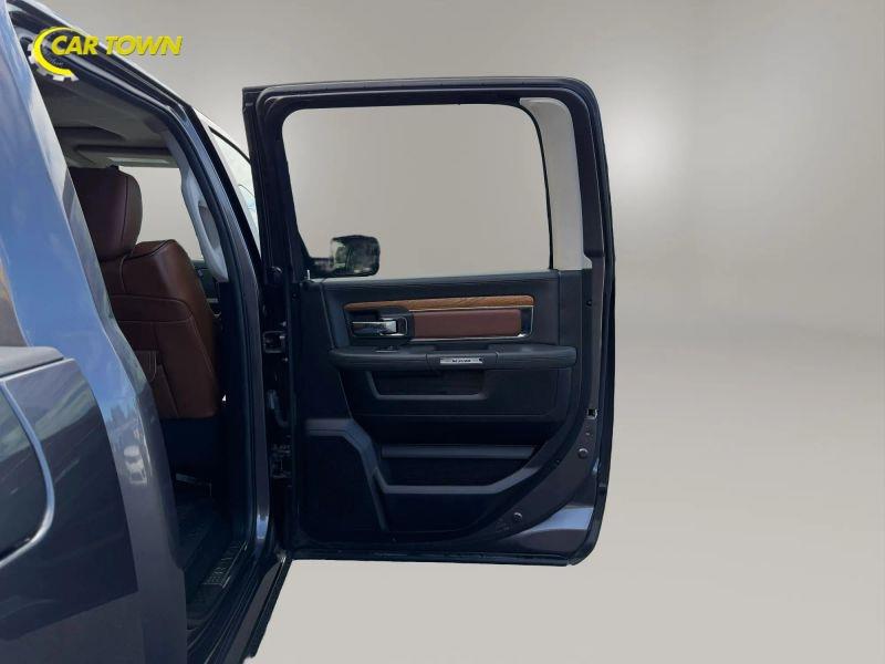 Vehicle photo 21