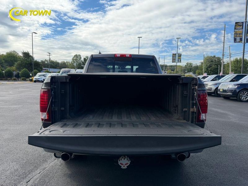Vehicle photo 24
