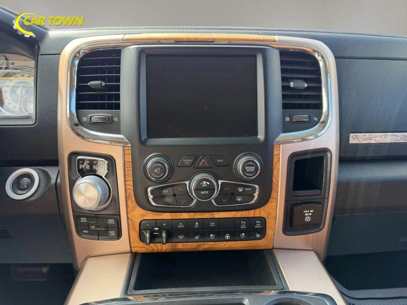 Vehicle photo 30