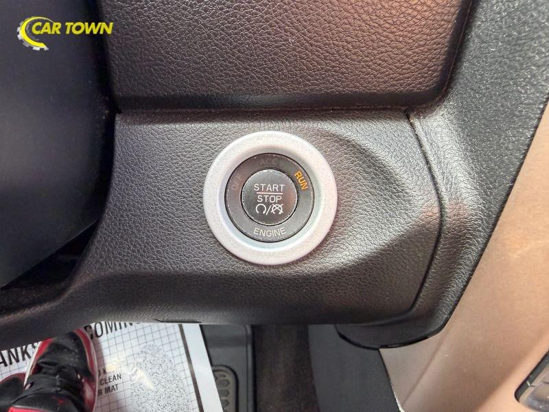 Vehicle photo 32