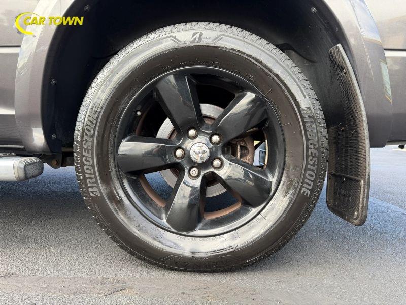 Vehicle photo 36