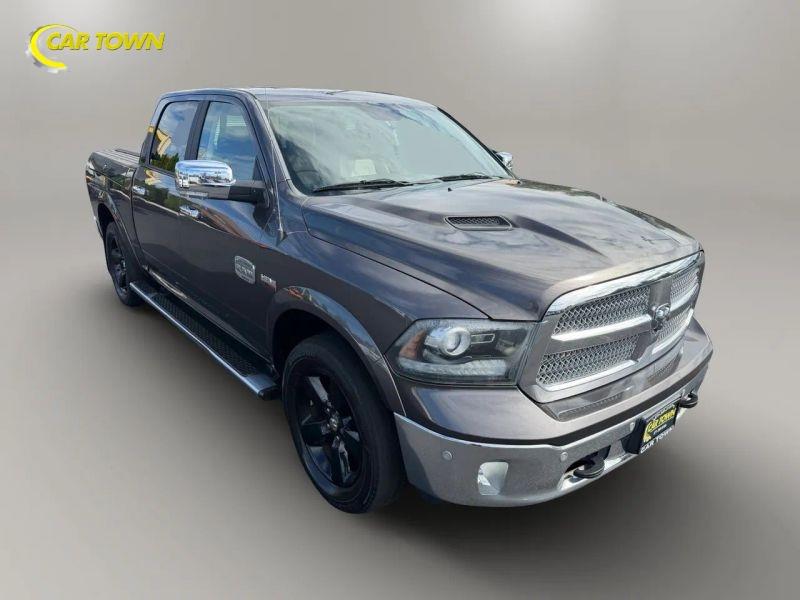 Vehicle photo 5