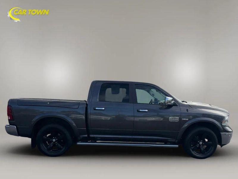 Vehicle photo 7