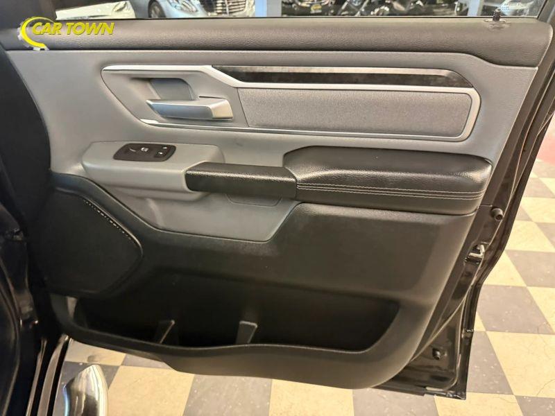 Vehicle photo 27