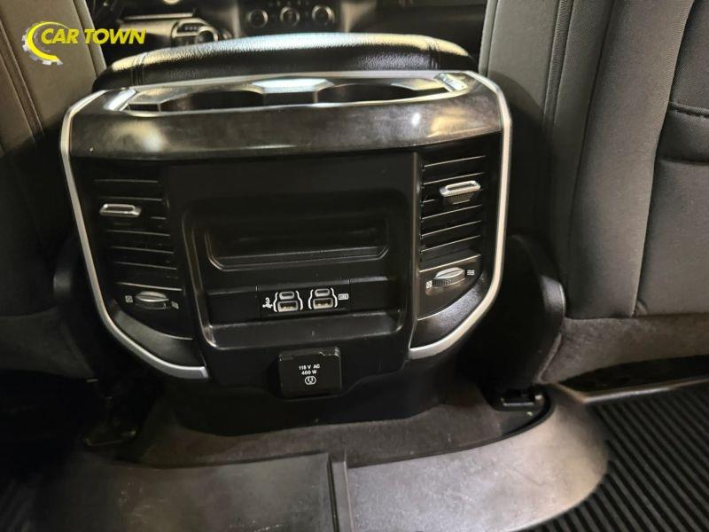 Vehicle photo 29