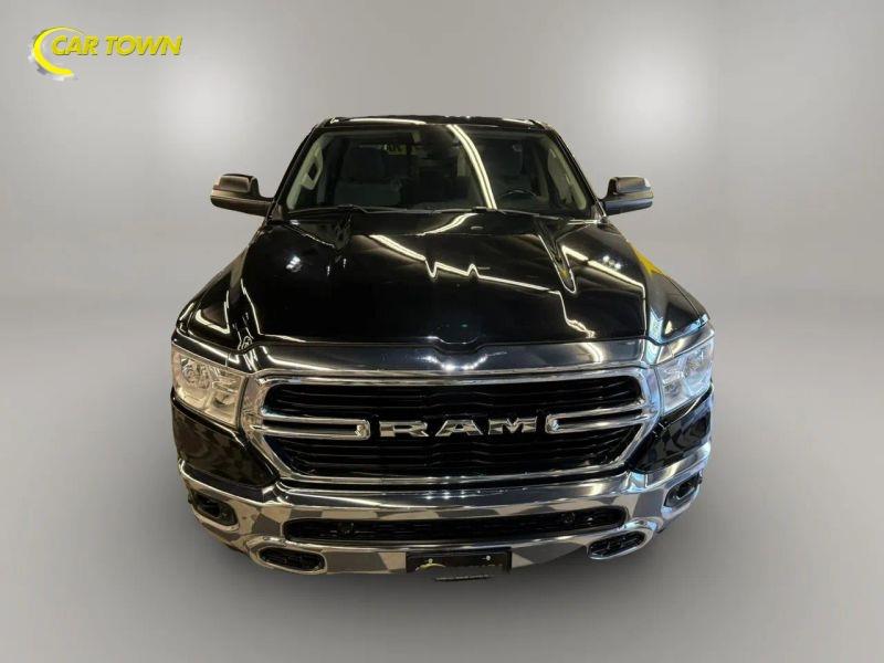 Vehicle photo 3