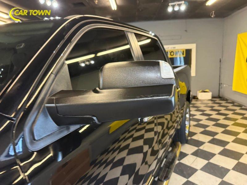 Vehicle photo 35